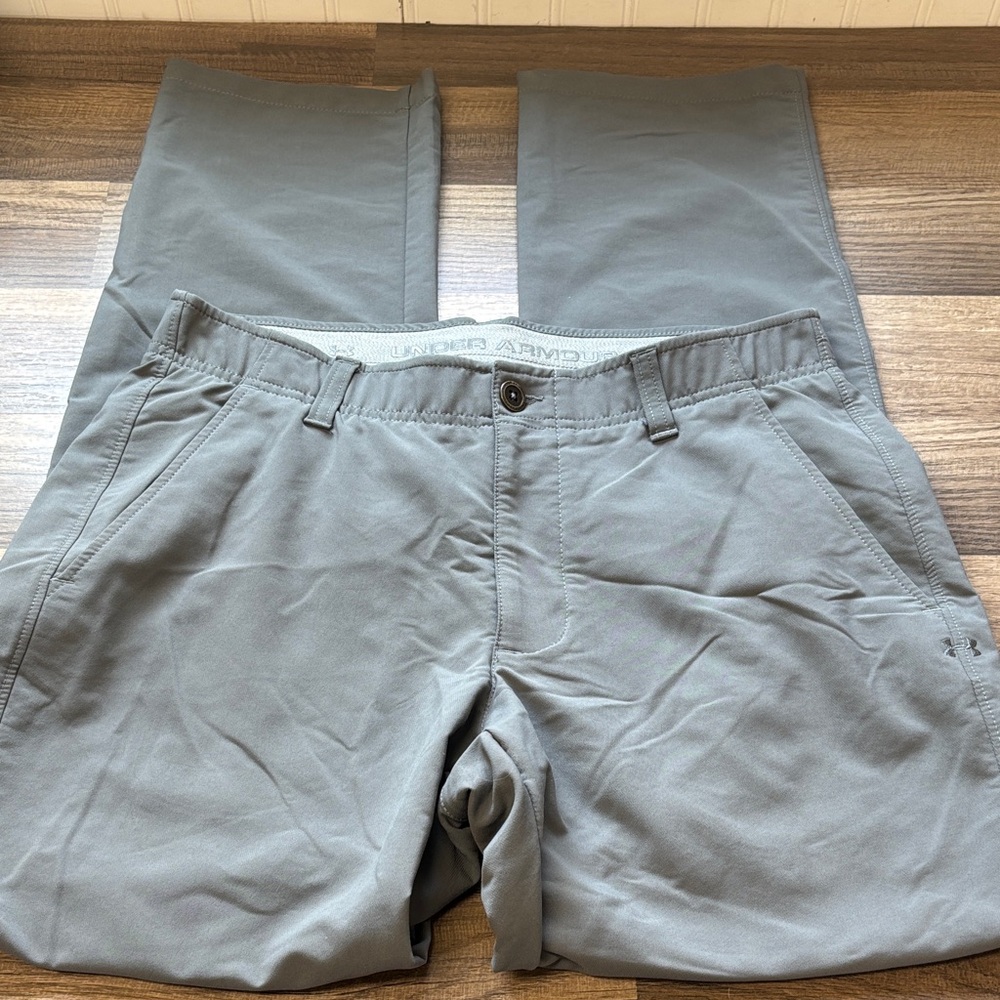 Under Armour gray stretch golf pants.